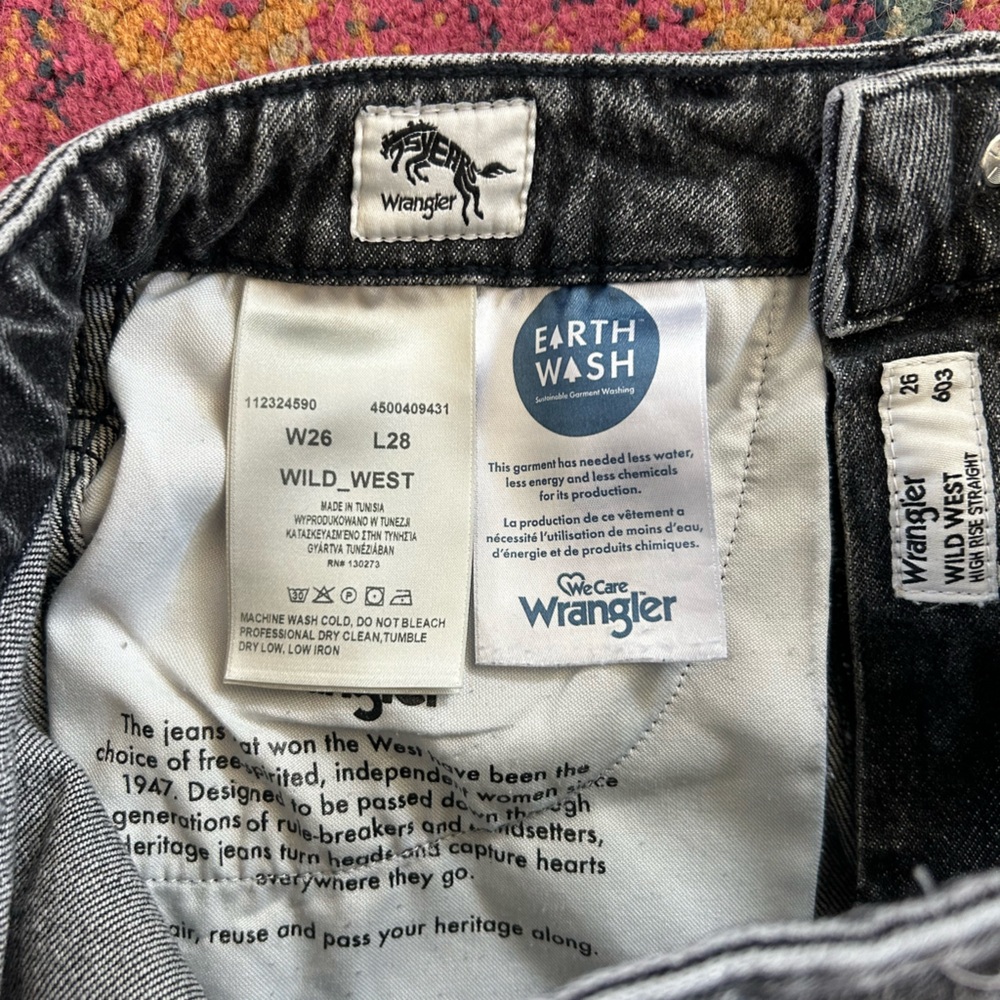 Wrangler | Women’s Black Wash Wild West 603 Distressed Straight Leg Jeans Sz 26 - Picture 13 of 16